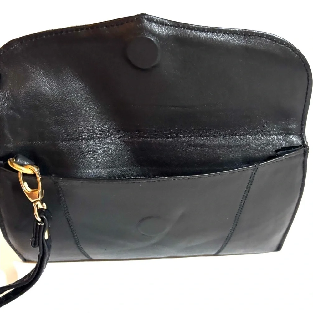 Chi Leopard Print leather and Black Clutch wristlet Bag